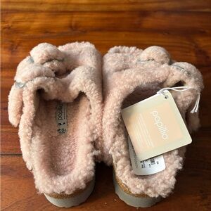 Birkenstock Papillio light pink shearling teddy platform big buckle sandals. NWT